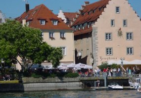 Bild: Promenade mit Hotel & Strandcafé Dischinger